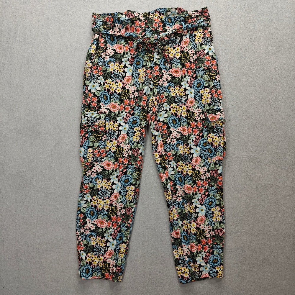 LOFT Floral Cropped Cargo Pants Womens S Cottagecore Whimsigoth Garden Bloomcore